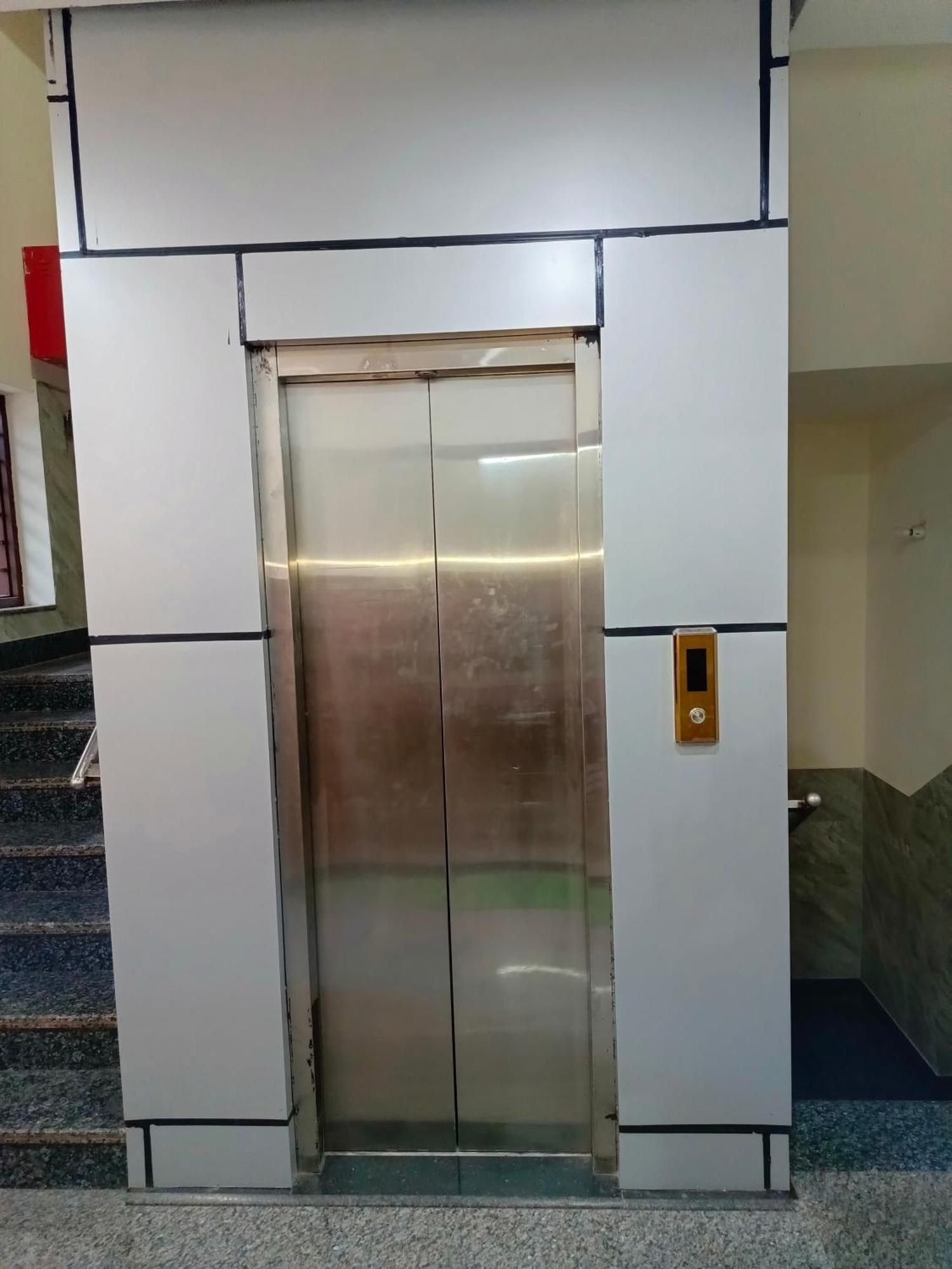 Shri Girraj Residency Hotel Mathura Ngoại thất bức ảnh