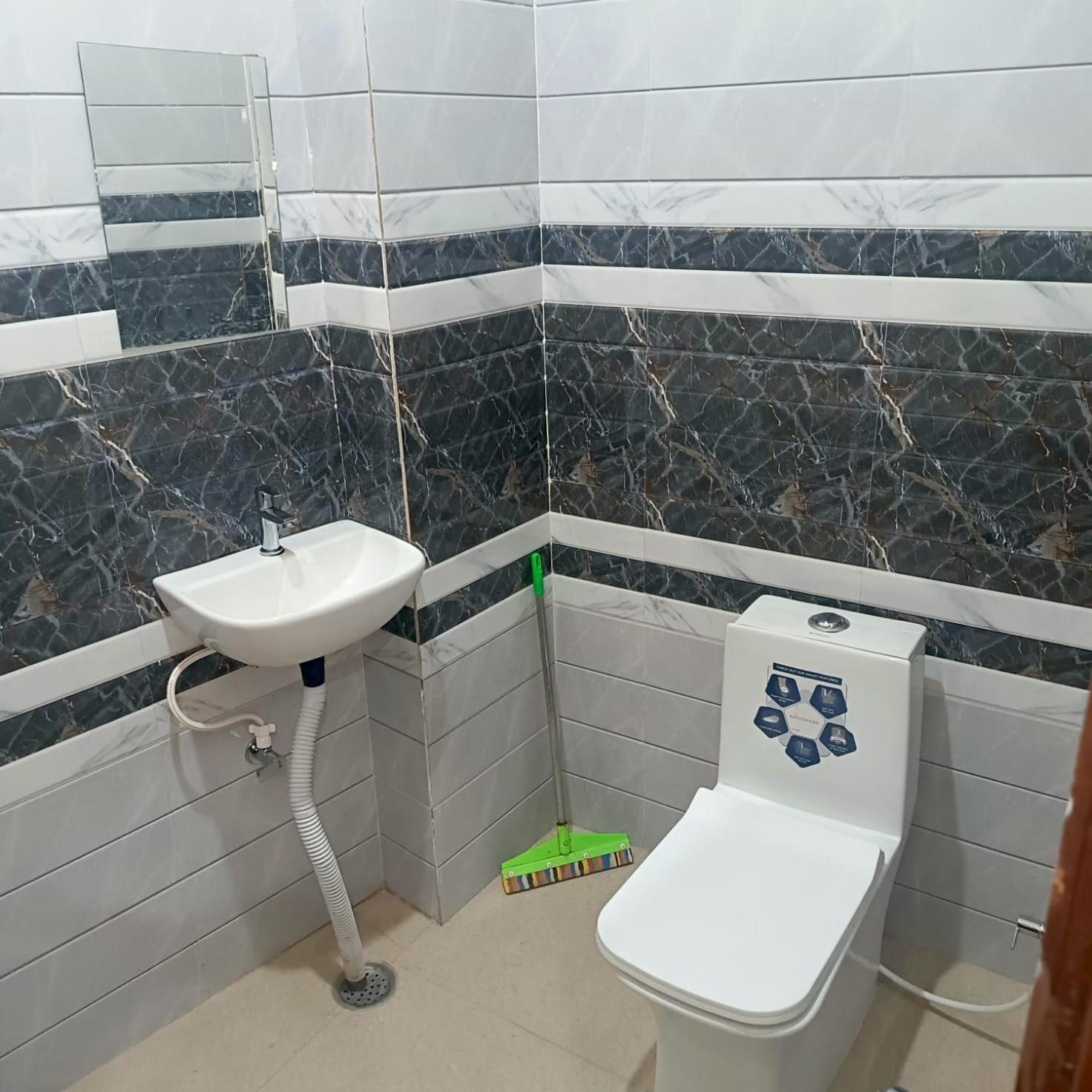Shri Girraj Residency Hotel Mathura Ngoại thất bức ảnh